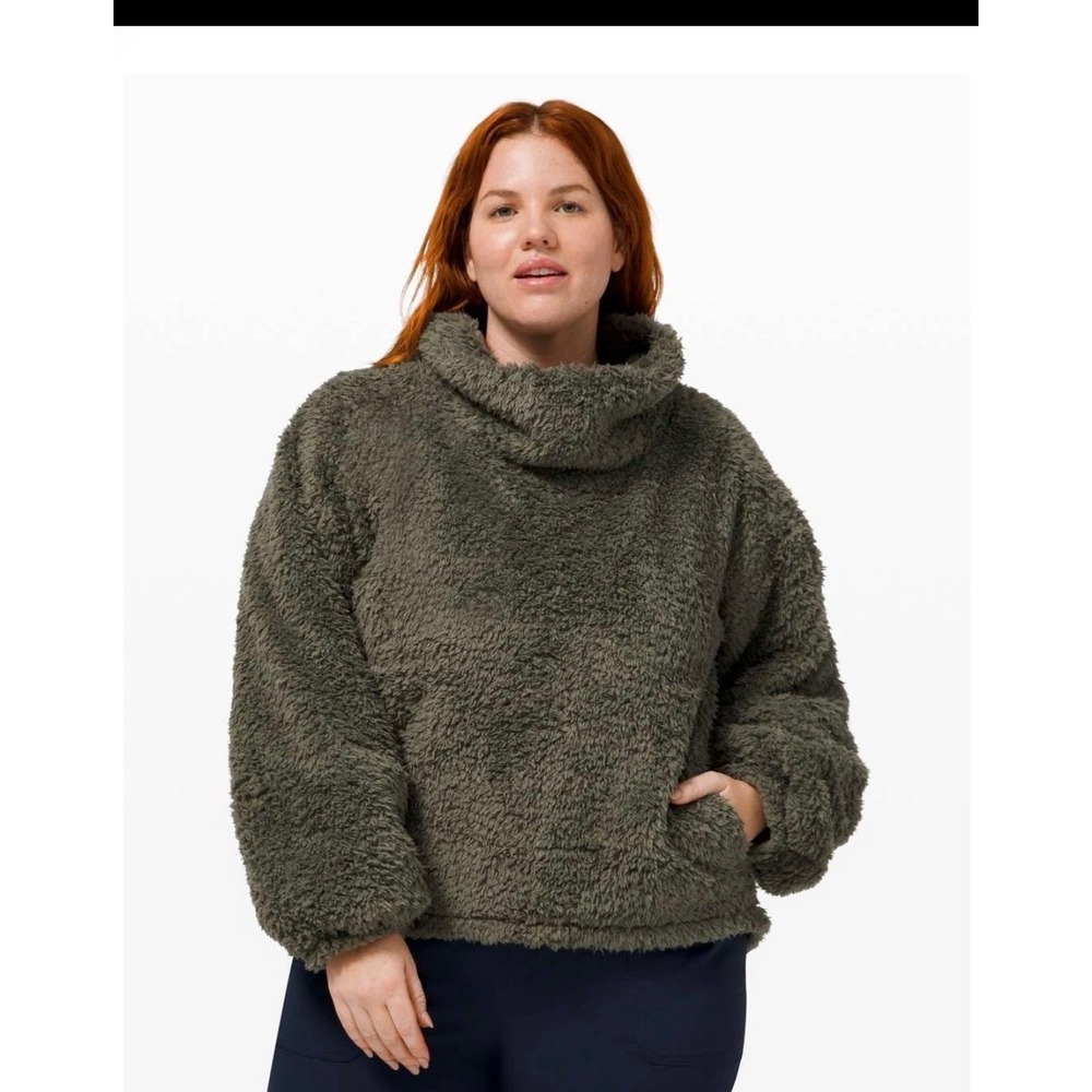 Lululemon Warm Restore Sherpa Pullover Womens M/L Army Green Cozy Fleece Funnel